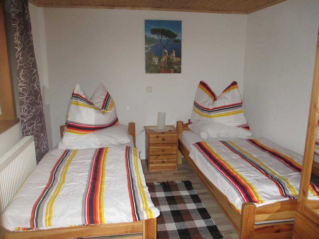 Ferienhaus Schwarzenbacher Лунгёц Номер фото